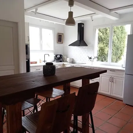Holiday home Mas Dans La Garrigue, Piscine, Petanque, Ping Pong, Volley Ball